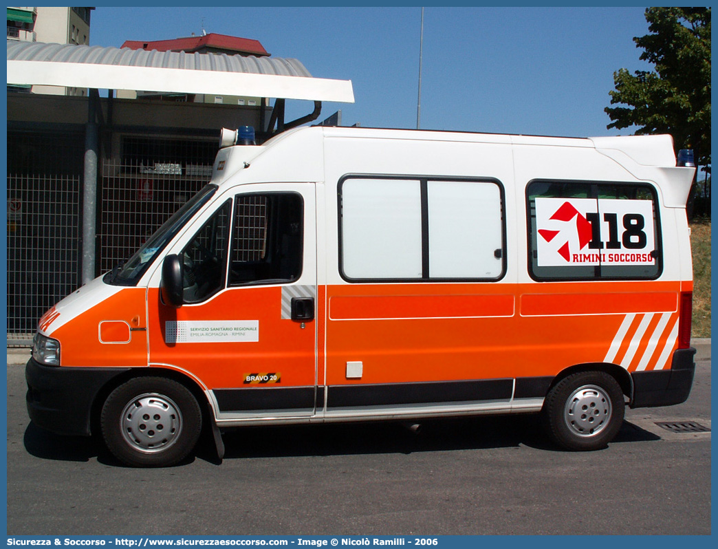 BRAVO 20
118 Romagna Soccorso
Ambito Territoriale di Rimini
Fiat Ducato II serie restyling
Allestitore Bollanti S.r.l.
Parole chiave: 118;Romagna;Soccorso;Rimini;Ambulanza;Fiat;Ducato;Bollanti