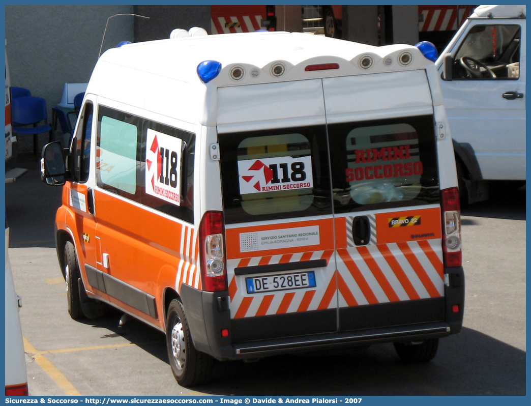 BRAVO 22
118 Romagna Soccorso
Ambito Territoriale di Rimini
Fiat Ducato III serie
Allestitore Bollanti S.r.l.
Parole chiave: 118;Romagna;Soccorso;Rimini;Ambulanza;Fiat;Ducato;Bollanti