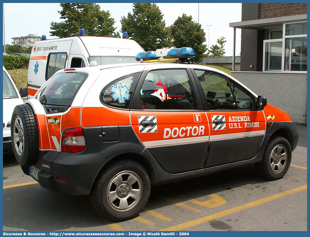 MIKE 01
118 Romagna Soccorso
Ambito Territoriale di Rimini
Renault Scenic RX4
Allestitore MAF S.n.c.
Parole chiave: 118;Romagna;Soccorso;Rimini;Automedica;Renault;Scenic;RX4;MAF