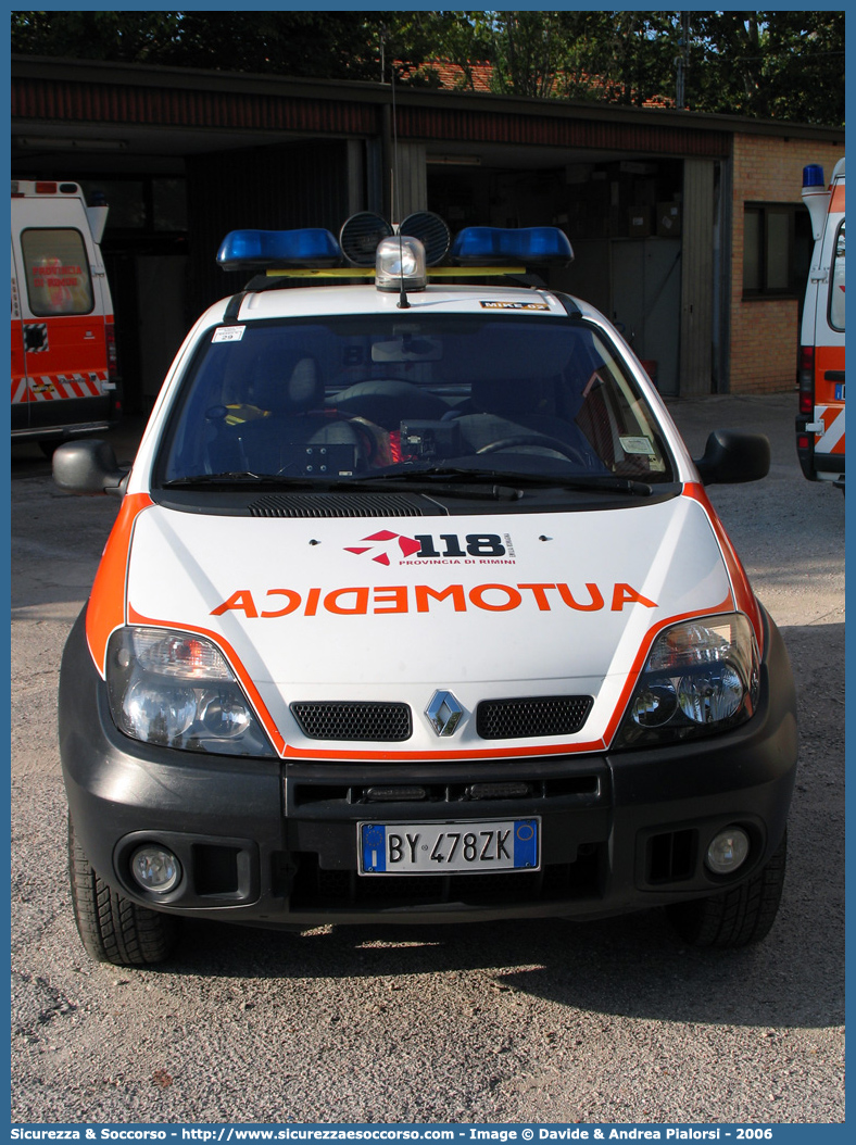 MIKE 02
118 Romagna Soccorso
Ambito Territoriale di Rimini
Renault Scenic RX4
Allestitore MAF S.n.c.
Parole chiave: 118;Romagna;Soccorso;Rimini;Automedica;Renault;Scenic;RX4;MAF