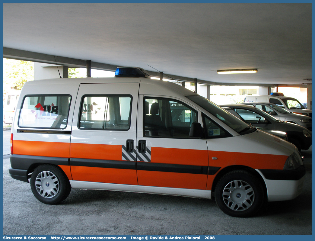 MIKE 04
118 Romagna Soccorso
Ambito Territoriale di Rimini
Fiat Scudo III serie
Parole chiave: 118;Romagna;Soccorso;Rimini;Automedica;Fiat;Scudo