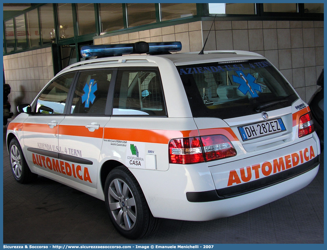 -
118 Umbria Soccorso
Azienda USL Umbria 2
Fiat Stilo Multiwagon
Allestitore Bollanti S.r.l.
Parole chiave: 118;Umbria;Soccorso;Terni;Automedica;Fiat;Stilo;Multiwagon;Bollanti