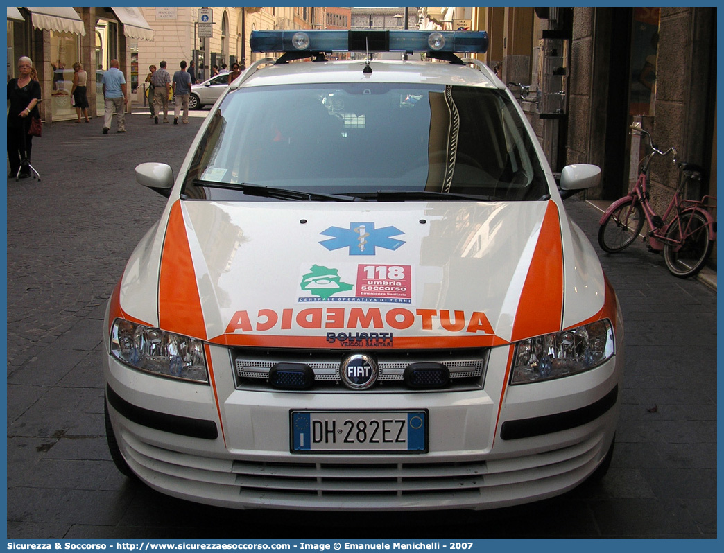 -
118 Umbria Soccorso
Azienda USL Umbria 2
Fiat Stilo Multiwagon
Allestitore Bollanti S.r.l.
(variante)
Parole chiave: 118;Umbria;Soccorso;Terni;Automedica;Fiat;Stilo;Multiwagon;Bollanti