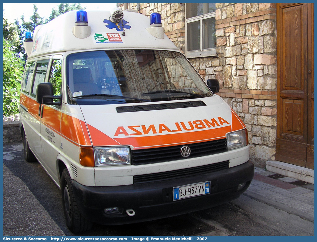 -
118 Umbria Soccorso
Azienda USL Umbria 2
Volkswagen Transporter T4
Allestitore MAF S.n.c.
Parole chiave: 118;Umbria;Soccorso;Terni;Ambulanza;Volkswagen;Transporter;T4;MAF