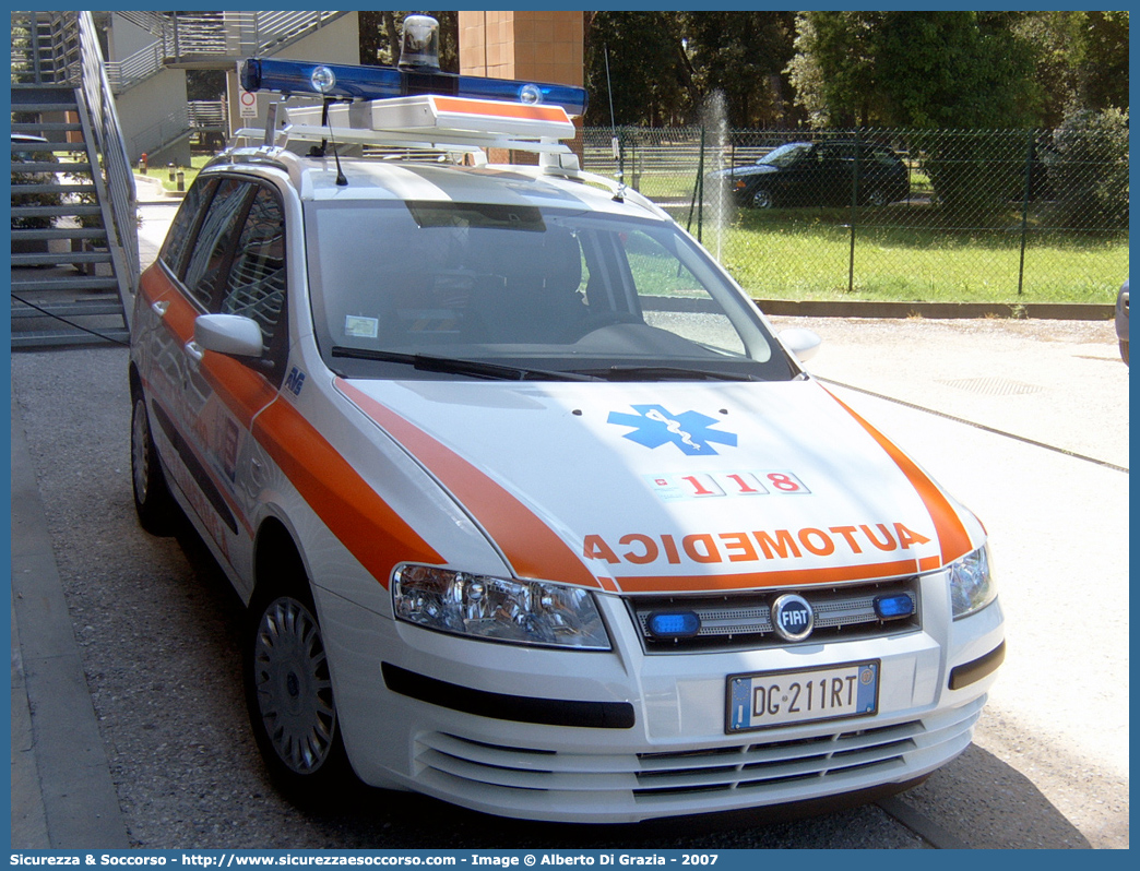 ALFA SIERRA 01
118 Versilia Soccorso
Fiat Stilo Multiwagon
Allestitore AVS S.a.s.
Parole chiave: 118;Versilia;Soccorso;Automedica;Fiat;Stilo;Multiwagon;AVS