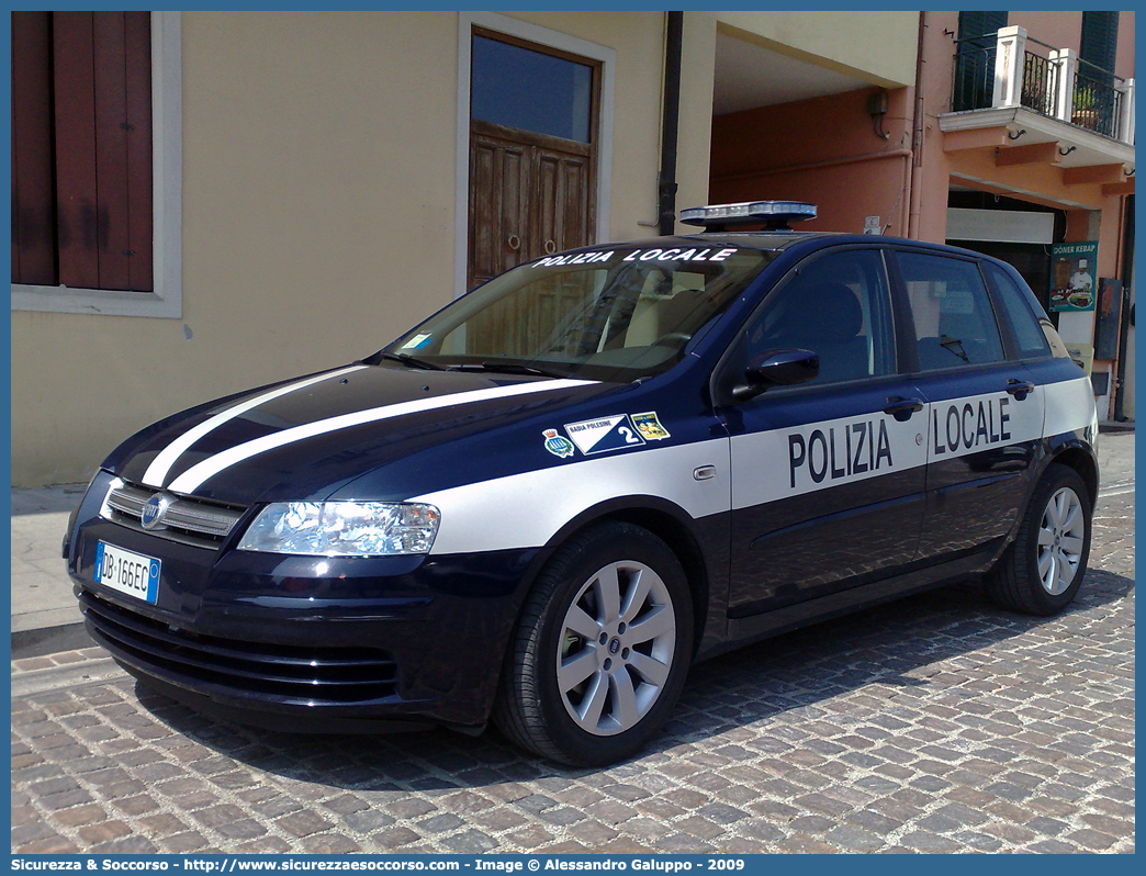 -
Polizia Locale
Comune di Badia Polesine
Fiat Stilo III serie
Parole chiave: PL;P.L.;PM;P.M.;Polizia;Locale;Municipale;Badia Polesine;Fiat;Stilo