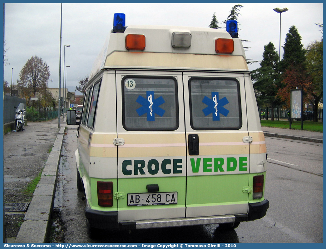 13
Croce Verde Verona
Fiat Ducato I serie restyling
Sezione di Legnago
Parole chiave: Croce Verde;CV;C.V.;Verona;Pubblica;Assistenza;Ambulanza;Fiat;Ducato;I serie restyling;Legnago;13