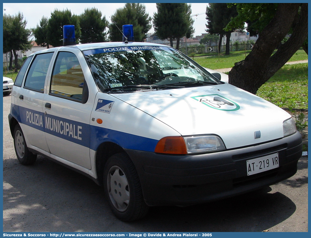 -
Polizia Municipale
Comune di Civitanova Marche
Fiat Punto I serie
Parole chiave: Polizia;Locale;Municipale;Civitanova Marche;Fiat;Punto