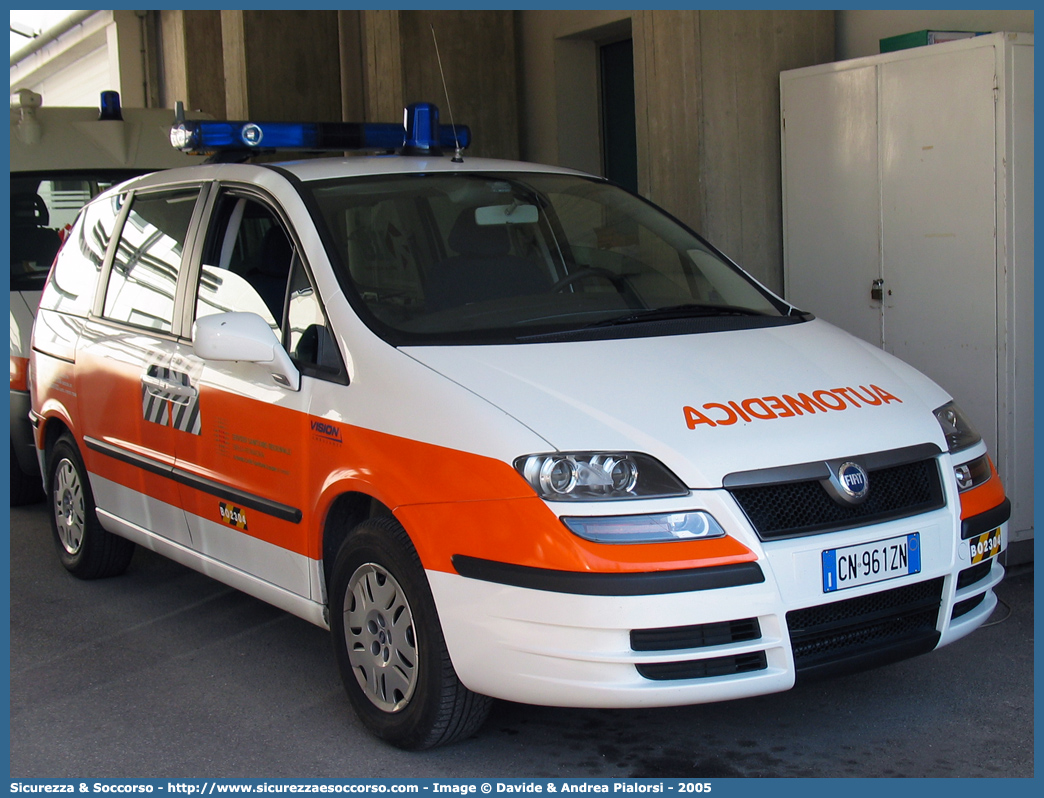 BO 2304
118 Imola Soccorso
Fiat Ulysse III serie
Allestitore Vision S.r.l.
(variante)
Parole chiave: 118;Imola;Soccorso;Automedica;Fiat;Ulysse;Vision