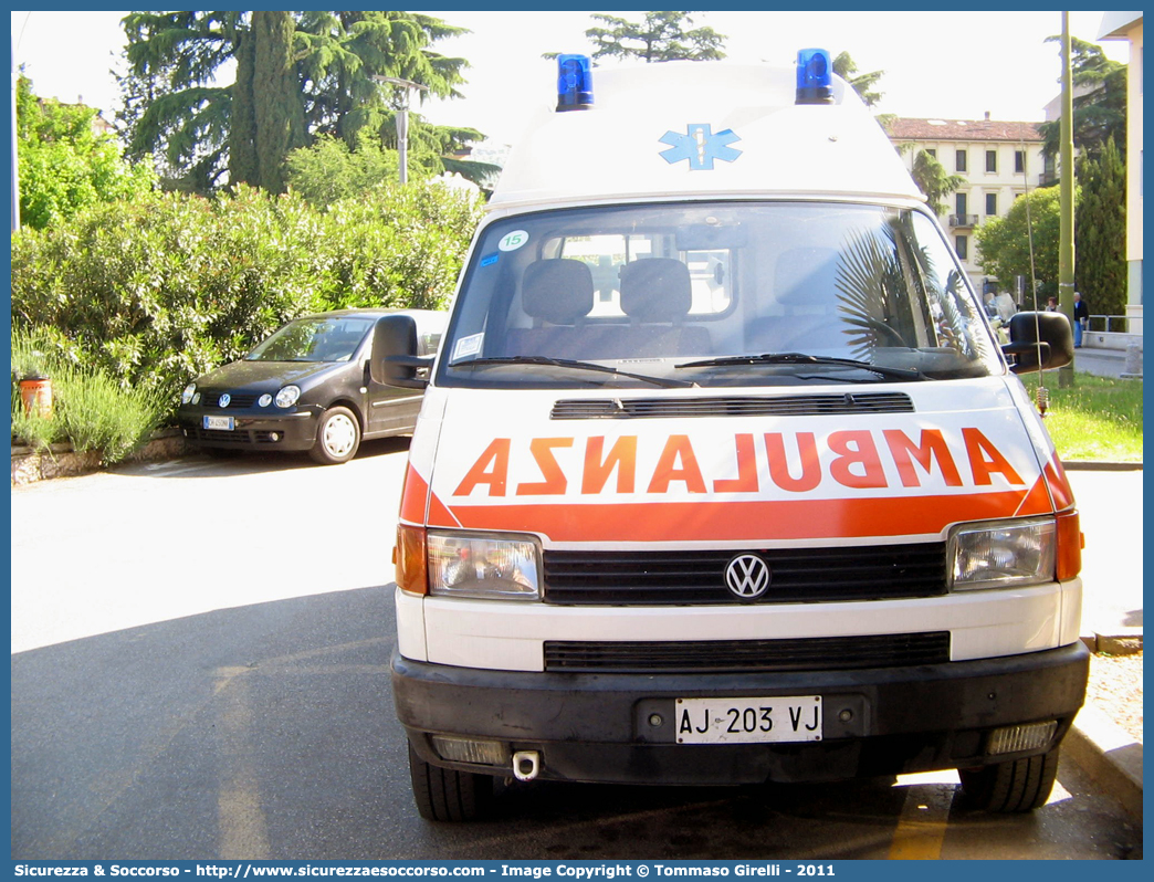 15
Croce Verde Verona
Volkswagen Transporter T4
Parole chiave: Croce Verde;CV;C.V.;Verona;Pubblica;Assistenza;Ambulanza;Volkswagen;Transporter T4;14