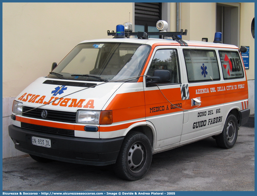 FO 01
118 Romagna Soccorso
Ambito Territoriale di Forlì
Volkswagen Transporter T4
Parole chiave: 118;Romagna;Soccorso;Forlì;Forli;Automedica;Auto Medica;Automedicalizzata;Auto Medicalizzata;Volkswagen;Transporter;T4