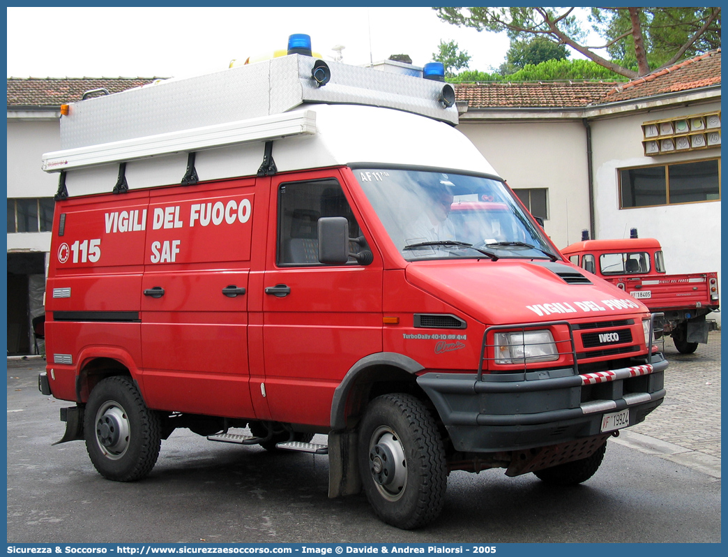 VF 19924
Corpo Nazionale Vigili del Fuoco
Nucleo Speleo Alpino Fluviale
Iveco Daily 40-10 4x4 II serie
Parole chiave: VVF;V.V.F.;Corpo;Nazionale;Vigili;del;Fuoco;Iveco;Daily;40-10;SAF;S.A.F.;Speleo;Alpino;Fluviale