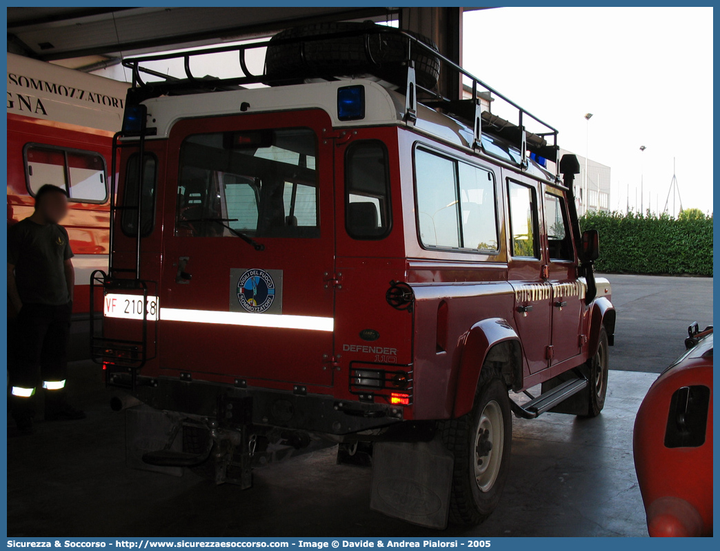 VF 21048
Corpo Nazionale Vigili del Fuoco
Nucleo Soccorso Subacqueo e Acquatico
Land Rover Defender 110
Parole chiave: Corpo;Nazionale;Vigili del Fuoco;Vigili;Fuoco;Land Rover;Defender;110;NSSA;N.S.S.A.;Soccorso;Subacqueo;Acquatico;Sommozzatori;Subacquei