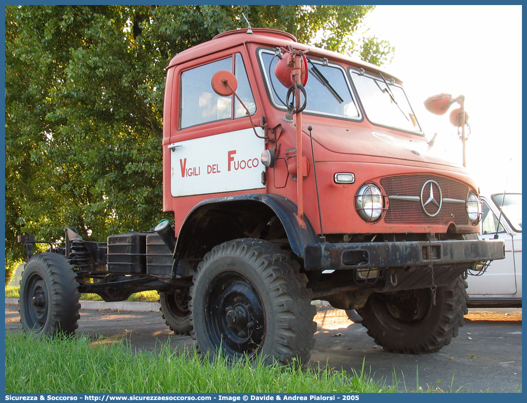 -
Corpo Nazionale Vigili del Fuoco
Nucleo Aeroportuale
Mercedes Benz Unimog U421
Parole chiave: Corpo;Nazionale;Vigili del Fuoco;Vigili;Fuoco;Mercedes;Benz;Unimog;U421;Aeroportuale