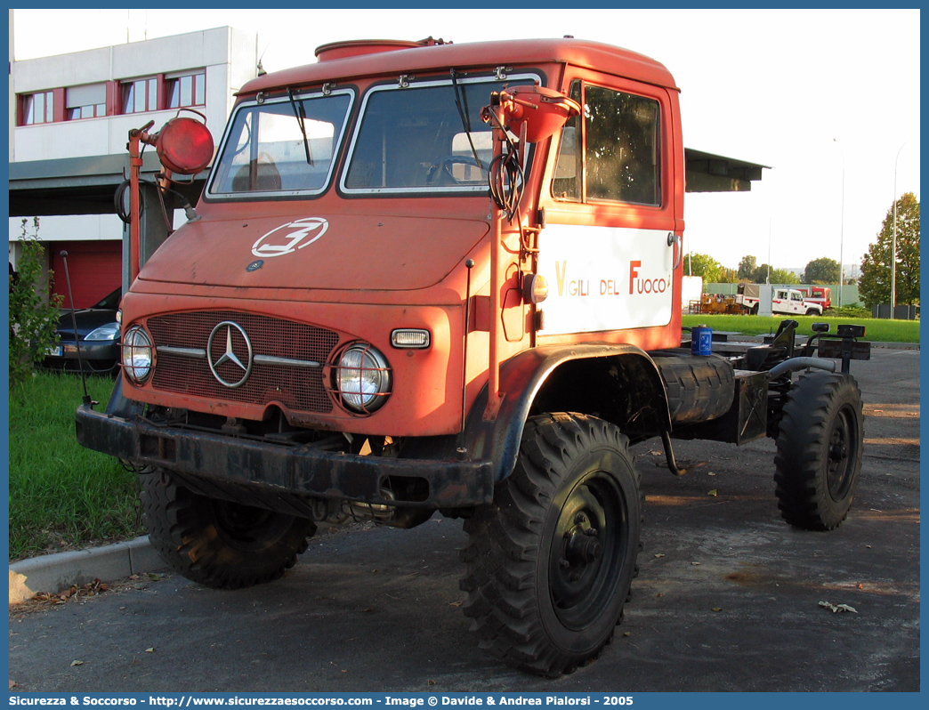 -
Corpo Nazionale Vigili del Fuoco
Nucleo Aeroportuale
Mercedes Benz Unimog U421
Parole chiave: Corpo;Nazionale;Vigili del Fuoco;Vigili;Fuoco;Mercedes;Benz;Unimog;U421;Aeroportuale