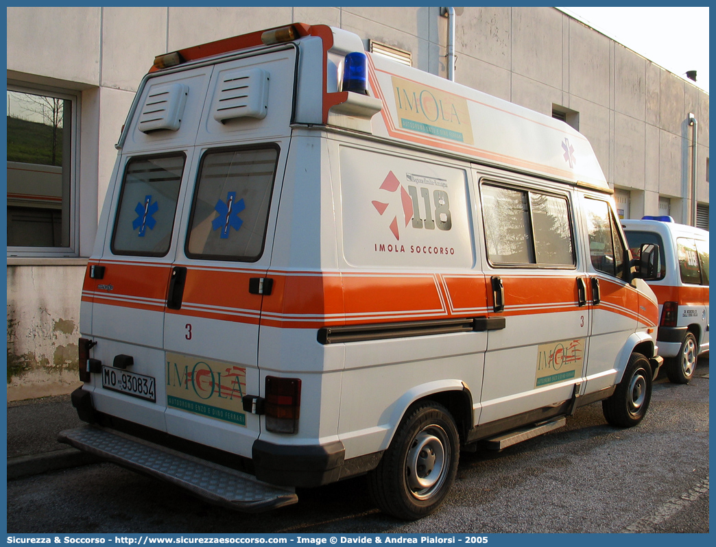 BO 2303
118 Imola Soccorso
Fiat Ducato I serie restyling
Allestitore Grazia
Parole chiave: 118;Imola;Soccorso;Ambulanza;Fiat;Ducato;Grazia