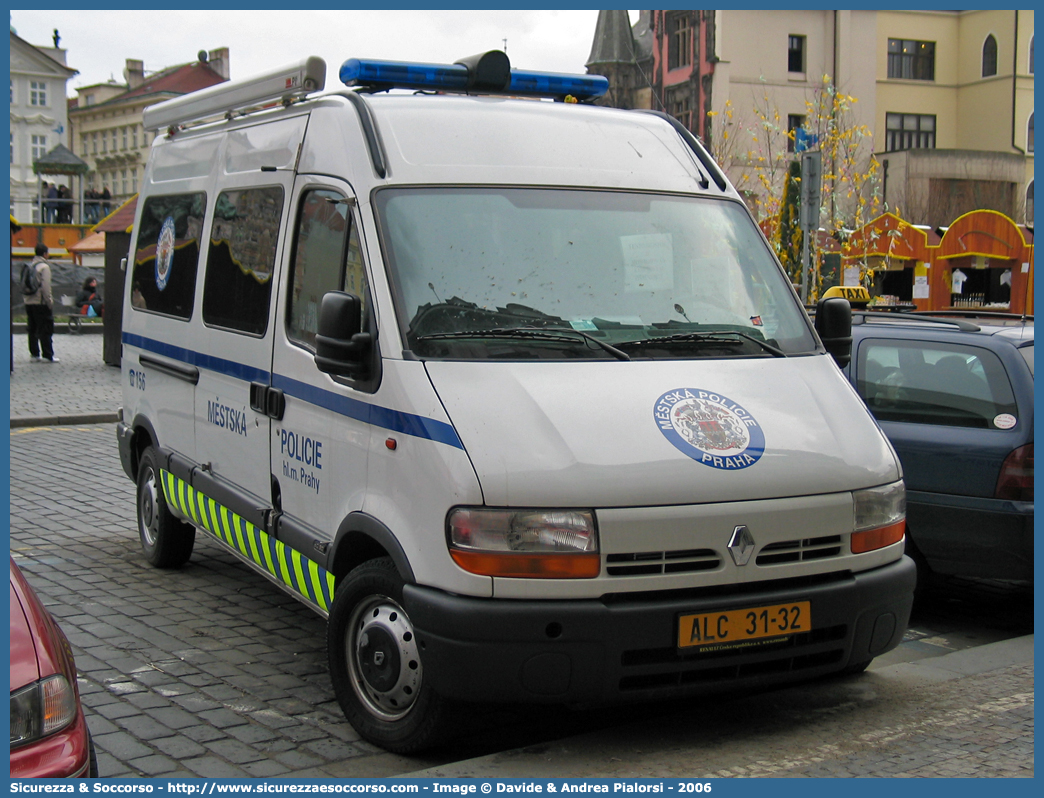 12
Česká Republika
Městská Policie Prahy
Renault Master III generation
Parole chiave: Česká;Republika;Městská;Policie;Renault;Master