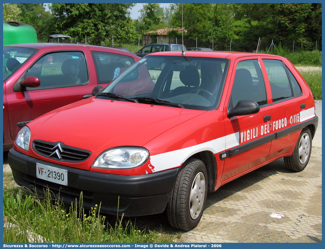 VF 21390
Corpo Nazionale Vigili del Fuoco
Citroen Saxo II serie
Parole chiave: VF;VVF;V.F.;V.V.F.;Corpo;Nazionale;Vigili del Fuoco;Vigili;Fuoco;Citroen;Saxo