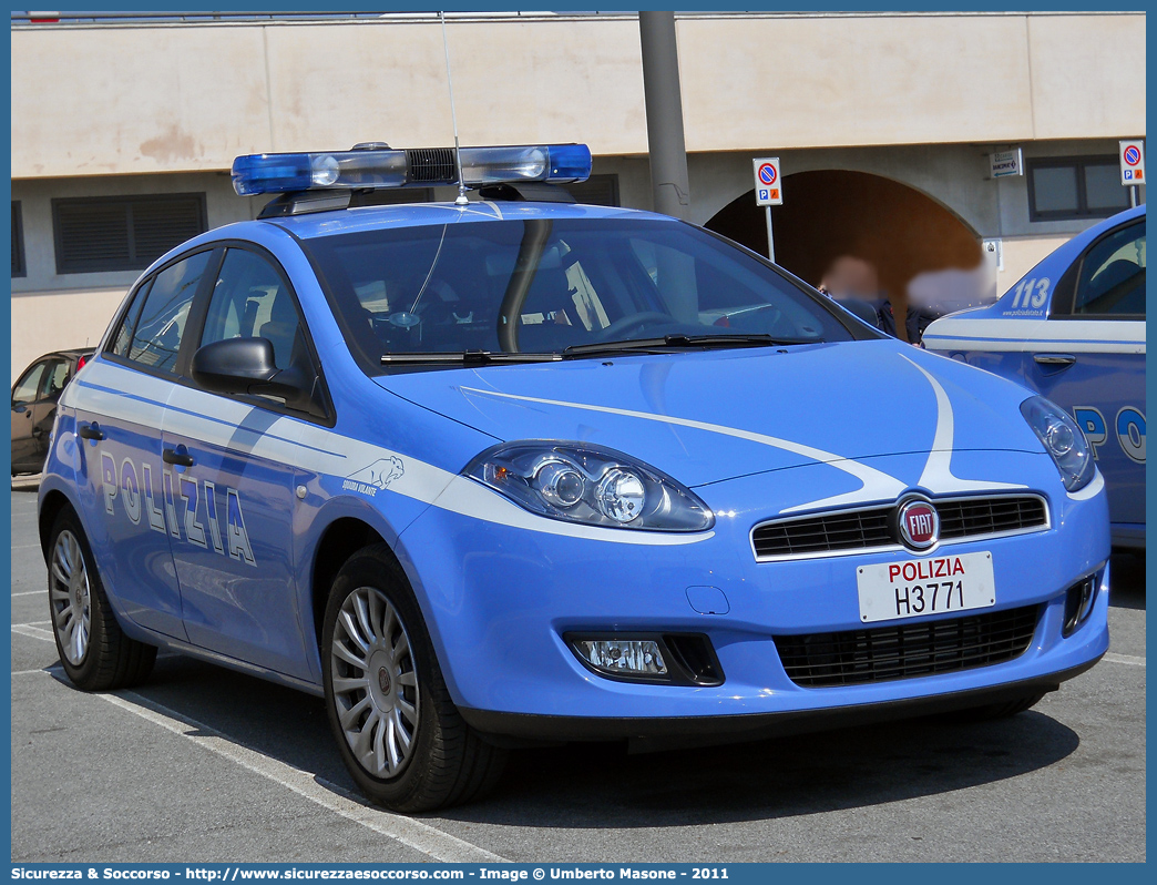 Polizia H3771
Polizia di Stato
Squadra Volante
Fiat Nuova Bravo
(I fornitura)
Parole chiave: PS;P.S.;Polizia;Polizia di Stato;Squadra;Volante;Fiat;Nuova;Bravo;H3771