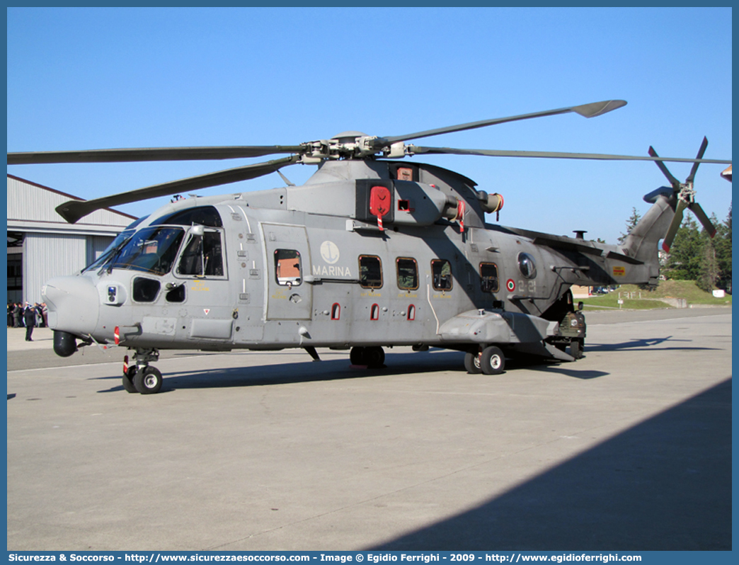 MM81636 2-21
Marina Militare Italiana
Aviazione Navale
Agusta-Westland AW101/EH101
Parole chiave: MMI;M.M.I.;Marina;Militare;Italiana;Aviazione;Navale;Agusta;Westland;AW101;EH101