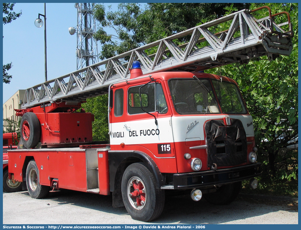 VF 9108
Corpo Nazionale Vigili del Fuoco
Fiat 643N
Allestitore Magirus Macchi
Parole chiave: VVF;V.V.F.;Corpo;Nazionale;Vigili;del;Fuoco;AutoScala;AS;Fiat;643N;Macchi;Magirus