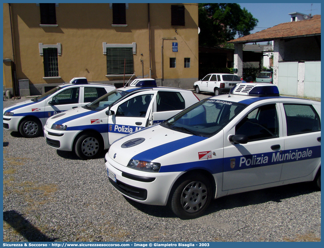 -
Polizia Municipale
Comune di Piacenza
Fiat Punto II serie
Parole chiave: Polizia;Locale;Municipale;Piacenza;Fiat;Punto