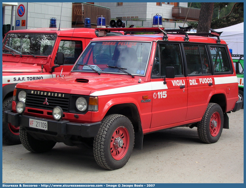 VF 21109
Corpo Nazionale Vigili del Fuoco
Mitsubishi Pajero LWB I serie
Parole chiave: Corpo;Nazionale;Vigili del Fuoco;Vigili;Fuoco;Mitsubishi;Pajero;LWB