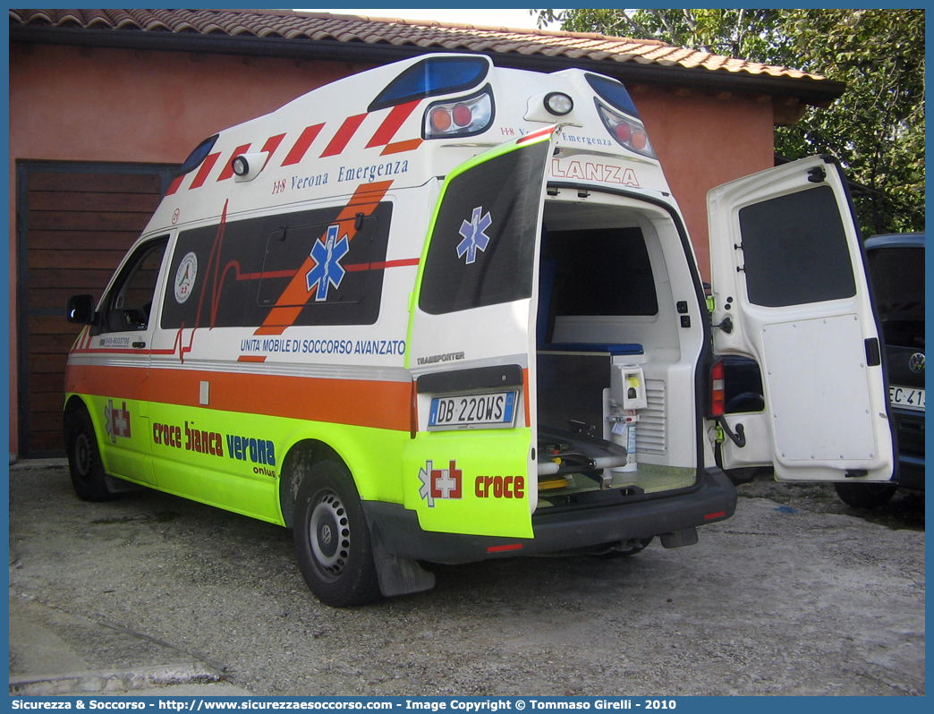 21
Croce Bianca Verona
Volkswagen Transporter T5
Allestitore Thasa
Parole chiave: Croce Bianca;Verona;Pubblica;Assistenza;Ambulanza;Volkswagen;Transporter T5