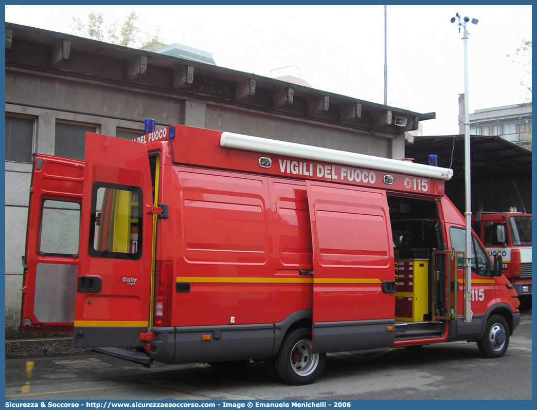 VF 22080
Corpo Nazionale Vigili del Fuoco
Nucleo N.B.C.R.
Iveco Daily 50C13 III serie
Parole chiave: VF;V.F.;VVF;V.V.F.;Corpo;Nazionale;Vigili del Fuoco;Vigili;Fuoco;Iveco;Daily;50C13;NBCR;N.B.C.R.;Nucleare;Batteriologico;Chimico;Radiologico;Radiometrico;Radiometria;Radioattività;Radioattivita;22080