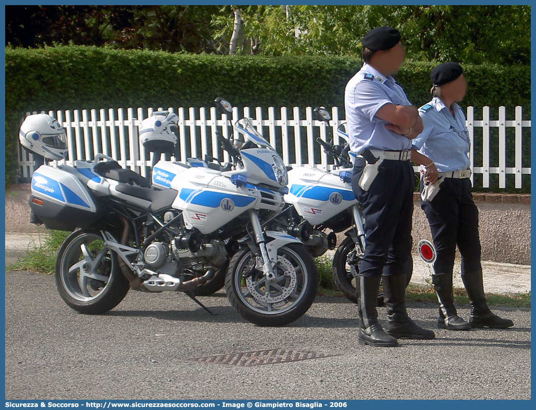 -
Polizia Municipale
Unione Comuni
Bassa Val Trebbia e Val Luretta
Ducati Multistrada I serie
Parole chiave: Polizia;Locale;Municipale;Bassa Val Trebbia;Val Luretta;Rivergaro;Agazzano;Calendasco;Gossolengo;Gragnano Trebbiense;Piozzano;Travo;Ducati;Multistrada