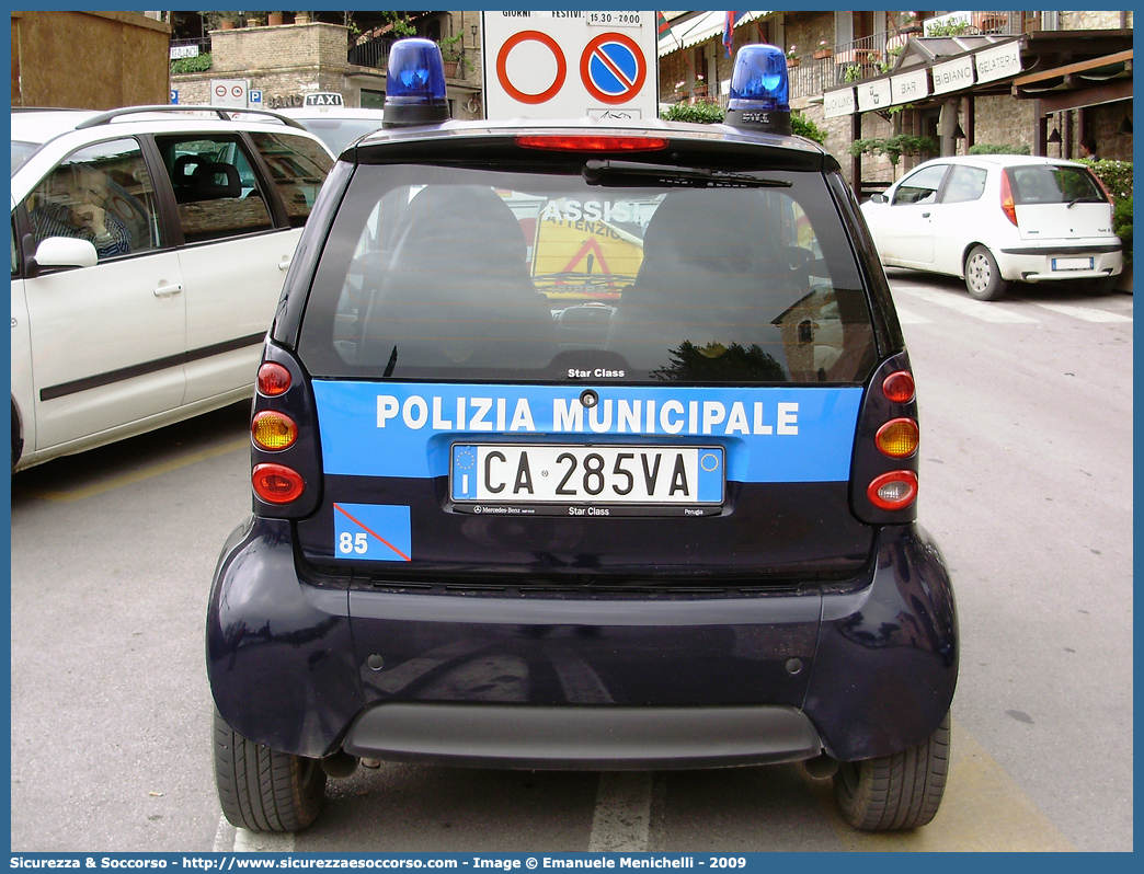 -
Polizia Municipale
Comune di Assisi
Smart ForTwo I serie restyling
Parole chiave: Polizia;Locale;Municipale;Assisi;Smart;ForTwo