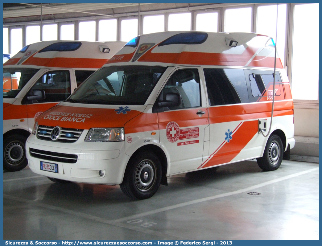 548 (WK 416)
Croce Bianca - Weisses Kreuz
Sezione Bolzano - Sektion Bozen
Volkswagen Transporter T5
Allestitore Ambulanz Mobile GmbH & Co. KG
Parole chiave: Croce Bianca;Weisses Kreuz;WK;Sezione;Bolzano;Sektion;Bozen;Volkswagen;Transporter;T5;Ambulanz;Mobile