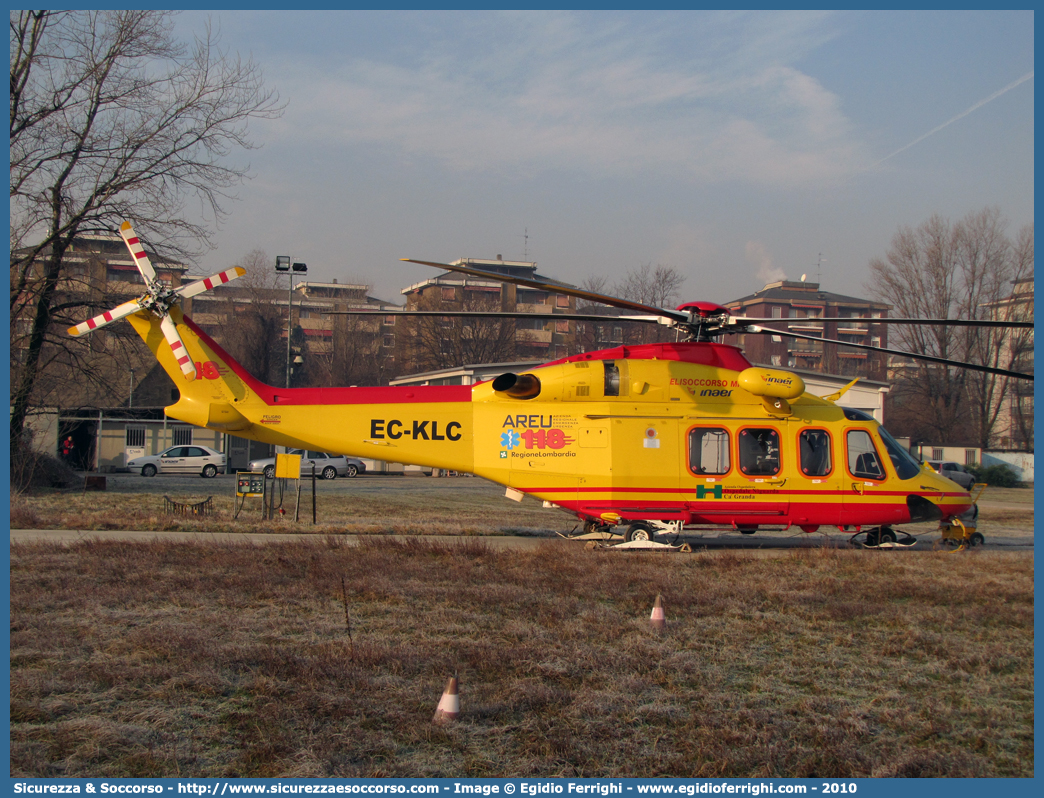 EC-KLC
118 Regione Lombardia
AgustaWestland AW139
Base di Milano
Parole chiave: 118;SSUEm;S.S.U.Em.;AREU;A.R.E.U.;Lombardia;Bresso;Milano;AgustaWestland;Agusta;Westland;AB139;139;EC-KLC;Elicottero;Elisoccorso