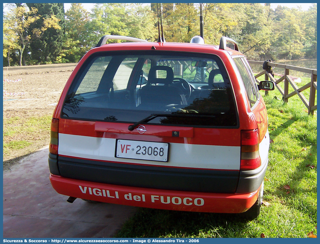 VF 23068
Corpo Nazionale Vigili del Fuoco
Opel Astra Station Wagon II serie
(variante)
Parole chiave: Corpo;Nazionale;Vigili del Fuoco;Vigili;Fuoco;Opel;Astra;Station;Wagon