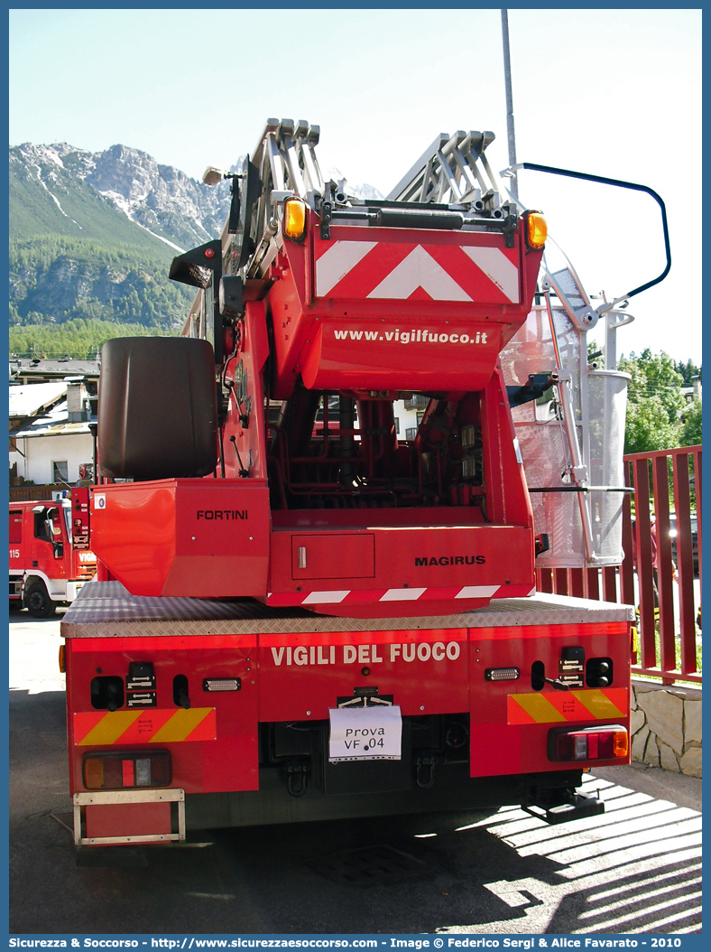 VF 26206
Corpo Nazionale Vigili del Fuoco
Iveco 140-25
Allestitore Magirus
Allestitore Fortini S.r.l.
Parole chiave: VVF;V.V.F.;Corpo;Nazionale;Vigili;del;Fuoco;AutoScala;AS;Iveco;140-25;140 25;Magirus;Fortini