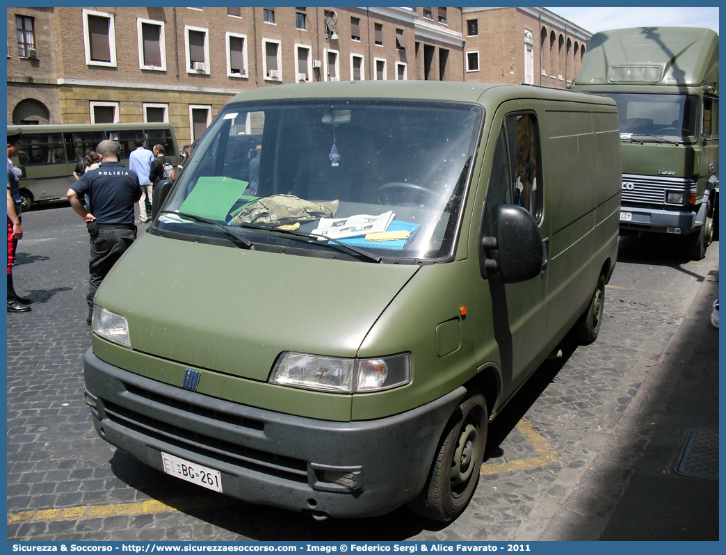 EI BG261
Esercito Italiano
Fiat Ducato II serie
Parole chiave: EI;E.I.;Esercito;Italiano;Mezzi;da;Cantiere;Trasporto;Materiali;Supporto;Logistico;Fiat;Ducato