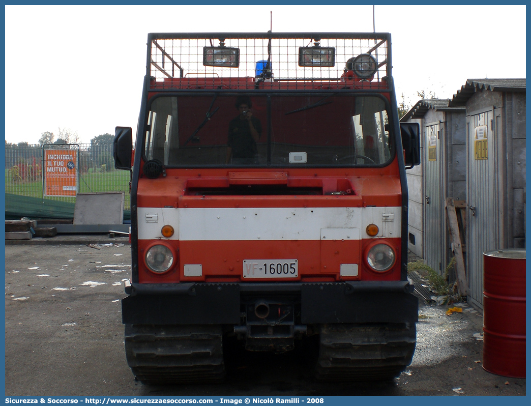 VF 16005
Corpo Nazionale Vigili del Fuoco
Veicoli per Interventi in Ambiente Ostile
Hagglund & Soner Bandvagn 206

Parole chiave: V.F.;VVF;V.V.F.;Corpo;Nazionale;Vigili del Fuoco;Vigili;Fuoco;Ambiente;Ostile;Hagglund;Soner;Bandvagn;206;16005