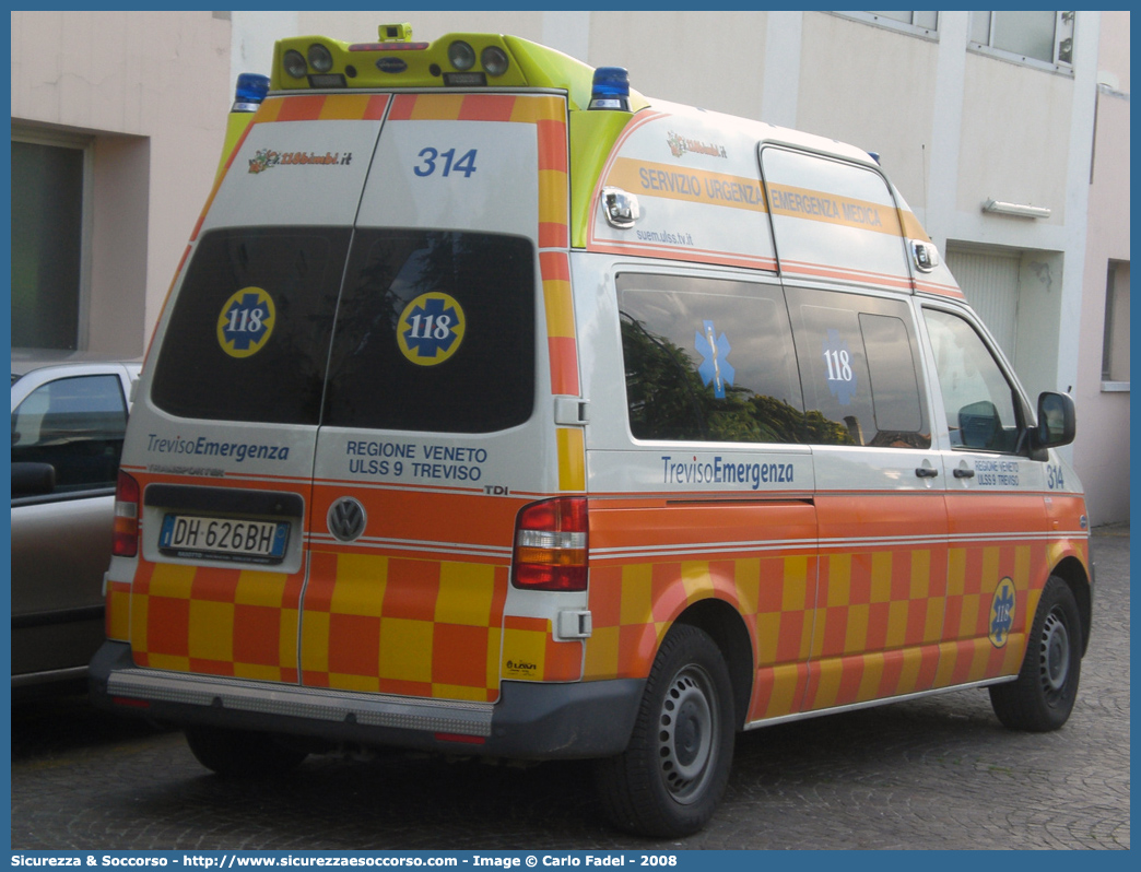 314
SUEM 118 Treviso Emergenza
Azienda ULSS 2 - Marca Trevigiana
Volkswagen Transporter T5
Allestitore Aricar S.p.A.
Parole chiave: 118;SUEM;S.U.E.M.;Treviso;Emergenza;Ambulanza;Volkswagen;Transporter;T5;Aricar