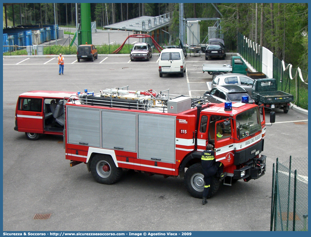 VF A52TN
Corpo Vigili del Fuoco Volontari Canazei
Iveco Magirus-Deutz 110-17 4x4
Parole chiave: VF;V.F.;Vigili del Fuoco;Vigili;Fuoco;Volontari;Canazei;Iveco;Magirus;Deutz;110-17 4x4;A52TN