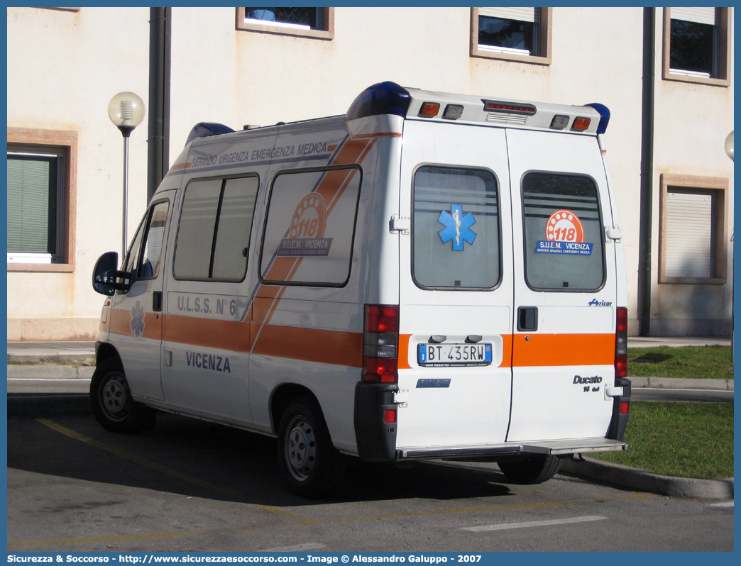 DELTA 7
SUEM 118 Vicenza
Azienda ULSS 8 - Berica
Fiat Ducato II serie
Allestitore Aricar S.p.A.
Parole chiave: 118;SUEM;S.U.E.M.;Vicenza;Ambulanza;Fiat;Ducato;Aricar