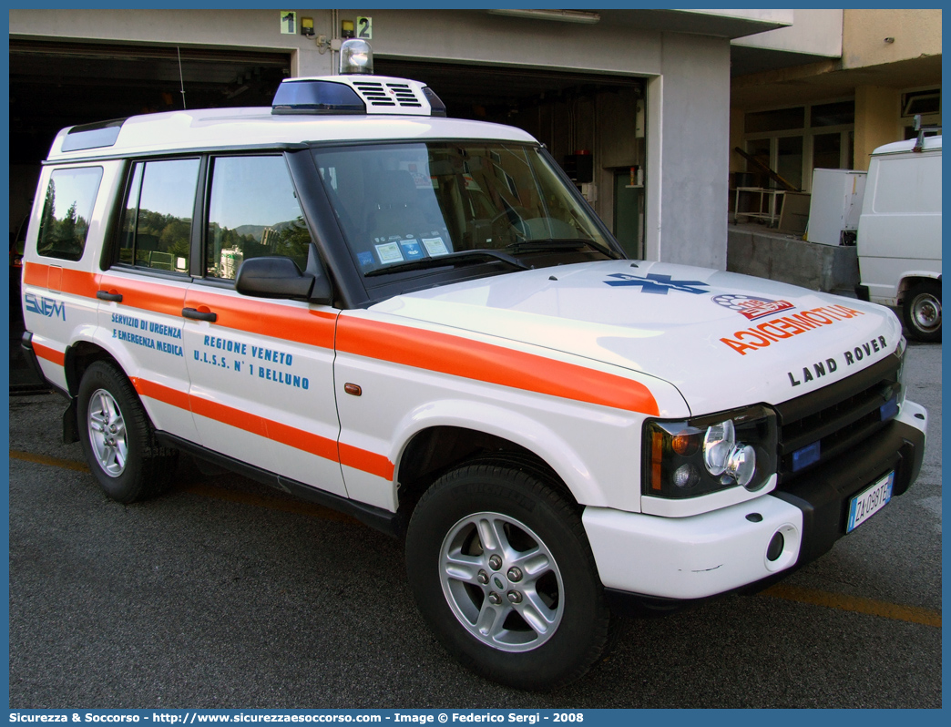 QUEBEC
SUEM 118 Belluno
Azienda ULSS 1 - Dolomiti
Pieve di Cadore
Land Rover Discovery II serie restyling
Parole chiave: 118;SUEM;S.U.E.M.;Belluno;Pieve di Cadore;Automedica;Land Rover;Discovery