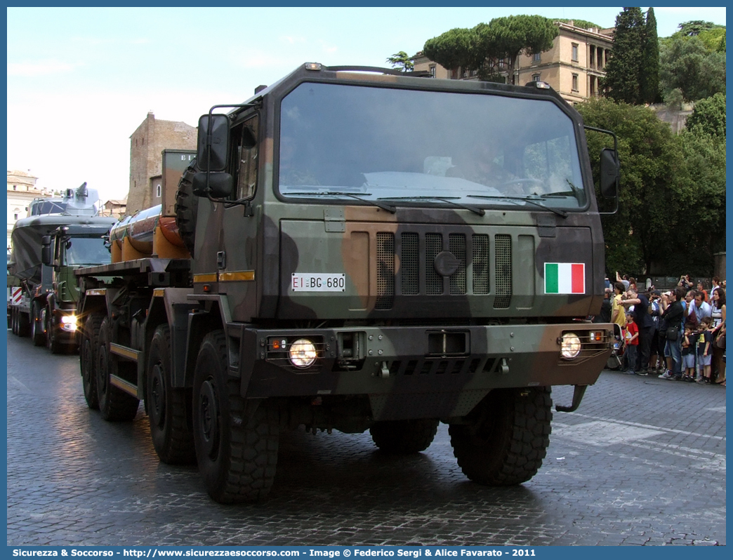 EI BG680
Esercito Italiano
Astra SMR 88.42 8X8
Parole chiave: EI;E.I.;Esercito;Italiano;Mezzi da Cantiere;Trasporto Materiali;Supporto Logistico;Astra;SM88.42