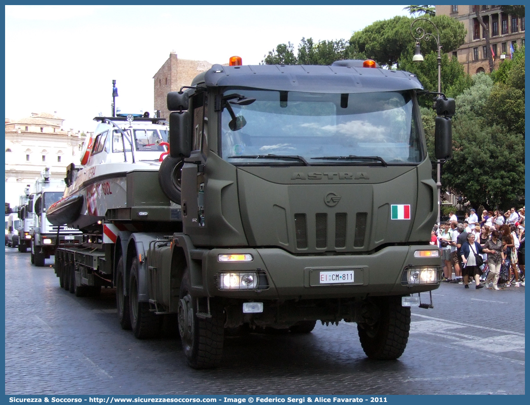 EI CM811
Esercito Italiano
Astra HD8 66.52 II serie
Parole chiave: EI;E.I.;Esercito;Italiano;Mezzi da Cantiere;Trasporto Materiali;Supporto Logistico;Astra;HD8 66.52 II serie;CM811