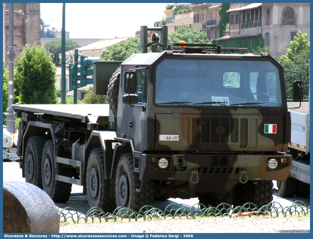 EI AR487
Esercito Italiano
Astra SMR 88.42 8X8
Parole chiave: EI;E.I.;Esercito;Italiano;Mezzi da Cantiere;Trasporto Materiali;Supporto Logistico;Astra;SM88.42