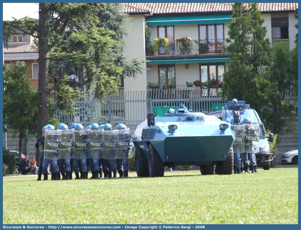 Polizia 53253
Polizia di Stato
Reparto Mobile
Iveco Oto-Melara 6614

Parole chiave: 53253;Polizia di Stato;Reparto Mobile;Ordine Pubblico;Iveco Oto-Melara 6614