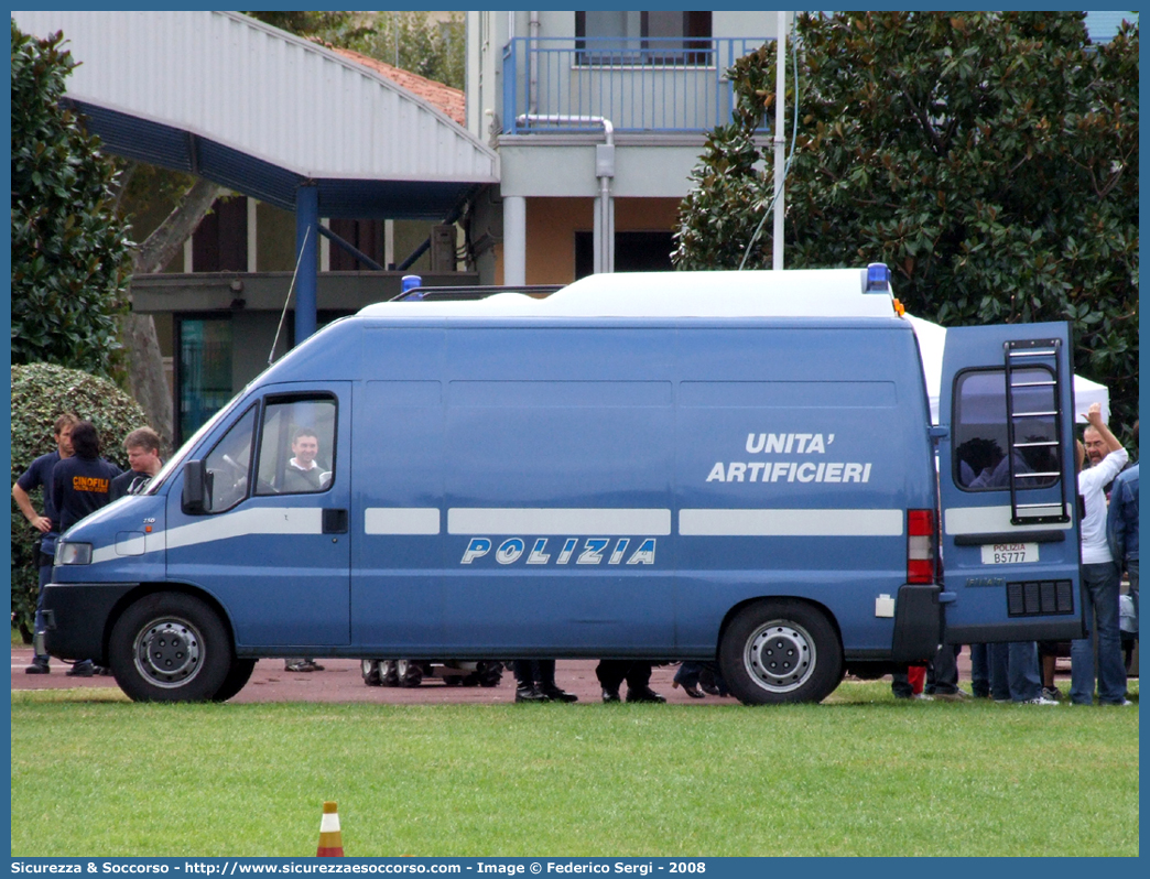 Polizia B5777
Polizia di Stato
Artificieri Antisabotaggio
Fiat Ducato II serie
Parole chiave: B5777;PS;P.S.;Polizia;Stato;Polizia di Stato;Artificieri;Antisabotaggio;Fiat;Ducato