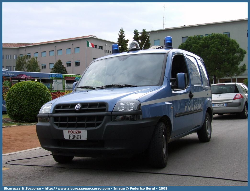 Polizia F3601
Polizia di Stato
Servizio Cinofili
Fiat Doblò I serie
Parole chiave: PS;P.S.;Polizia;di;Stato;Servizio;Cinofili;Fiat;Doblò;Doblo