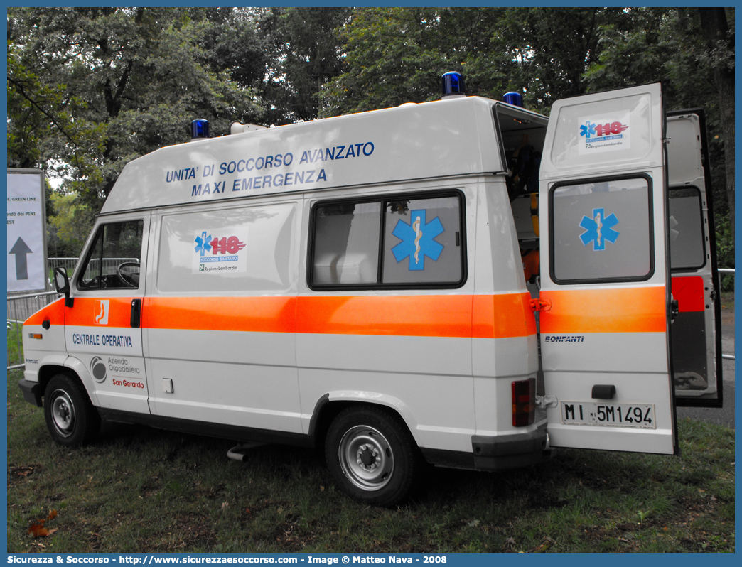 -
118 Monza
Fiat Ducato I serie
Allestitore Bonfanti S.a.s.
Parole chiave: 118;AREU;A.R.E.U.;S.S.U.Em.;SSUEm;Lombardia;Monza;Fiat;Ducato;Maxiemergenza;Maxiemergenze;Maxi Emergenza;Maxi Emergenze;Bonfanti