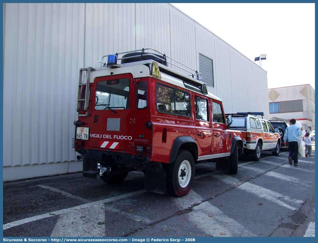 VF H45TN
Corpo Vigili del Fuoco Volontari Nago-Torbole
Land Rover Defender 110
Parole chiave: VF;V.F.;Vigili del Fuoco;Vigili;Fuoco;Volontari;Nago;Torbole;Land Rover;Defender 110;H45TN