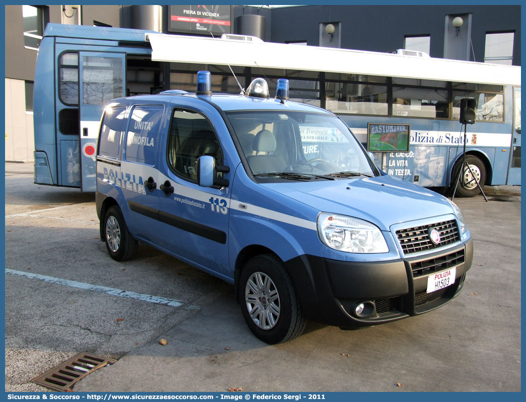 Polizia H1503
Polizia di Stato
Servizio Cinofili
Fiat Doblò I serie restyling
Parole chiave: PS;P.S.;Polizia;di;Stato;Pubblica;Sicurezza;Servizio;Cinofili;Fiat;Doblò;H1503